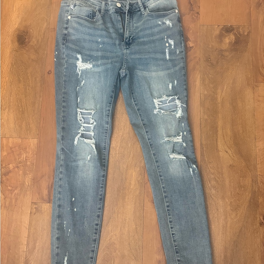 Judy Blue Distressed Skinny Jeans in Light Blue